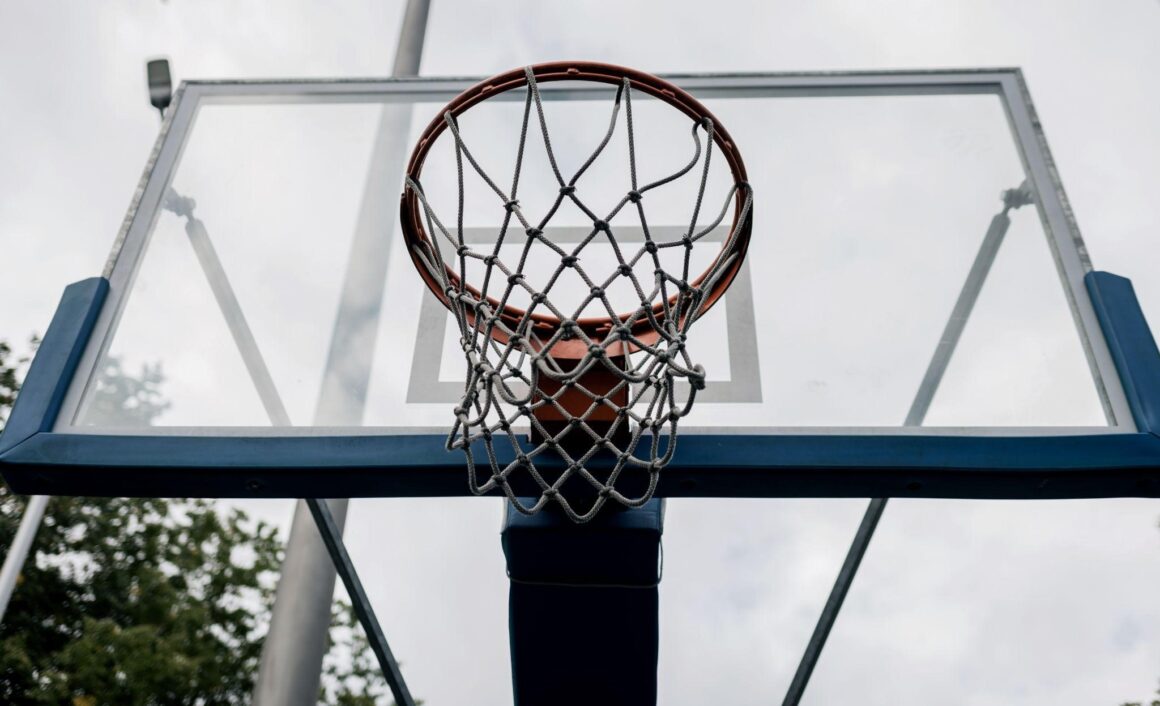 https://www.glassgenius.com/blog/wp-content/uploads/2022/07/basketball-backboard-tempered-glass-1160x706.jpg