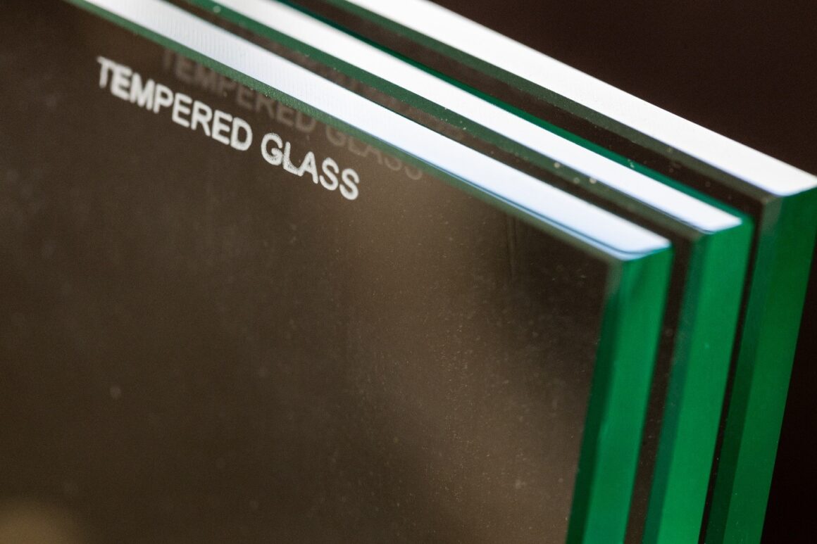 https://www.glassgenius.com/blog/wp-content/uploads/2022/09/tempered-glass-1160x773.jpg