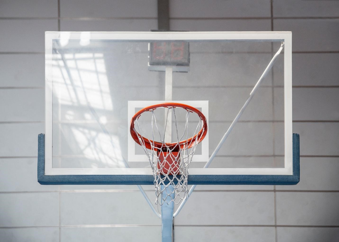 acrylic-basketball-backboard-vs-tempered-glass-backboard